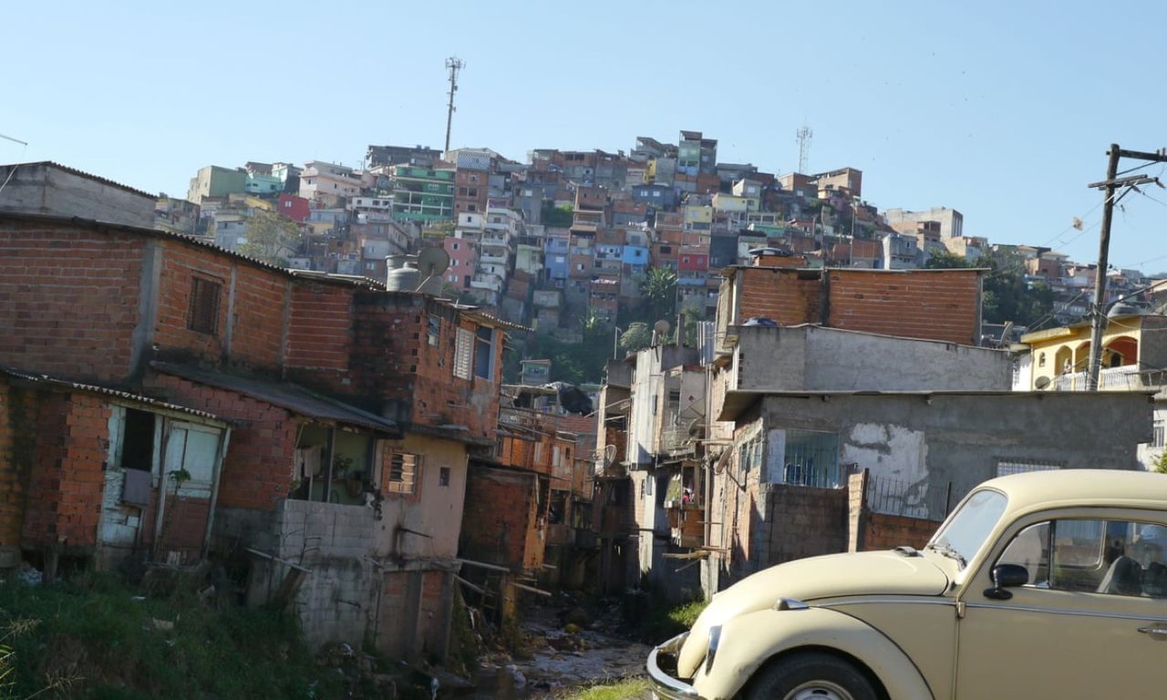 The São Paulo taxi firm that dares to go where Uber doesn't
